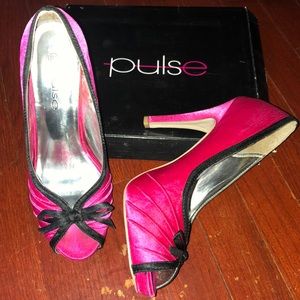 PULSE peep toe pumps